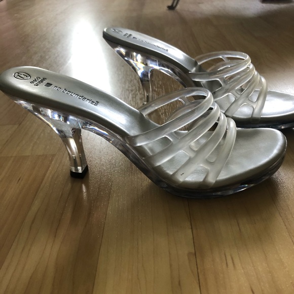 y2k chunky heels
